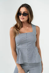 Mia Oval Sunglasses in Black
