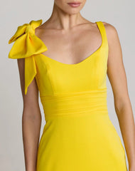 Yellow Scoop Neck Trumpet Gown With Bow